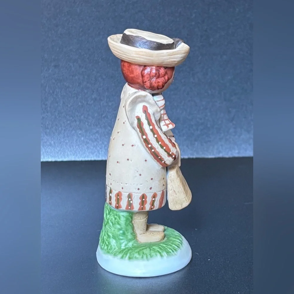 Vintage Christina Mae Risley Country Fair Shannon Figurine Cottage Farm Core